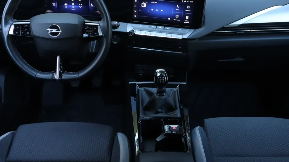 Opel Astra -