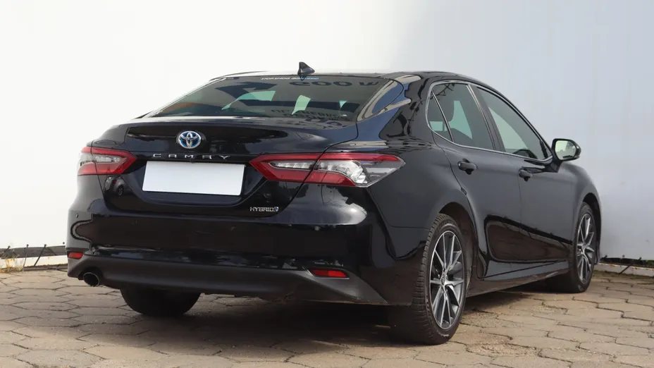 Toyota Camry -