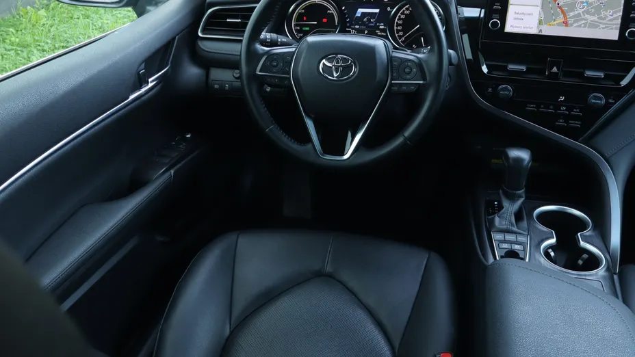 Toyota Camry -
