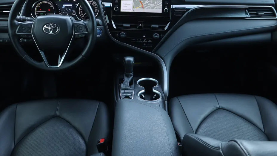 Toyota Camry -