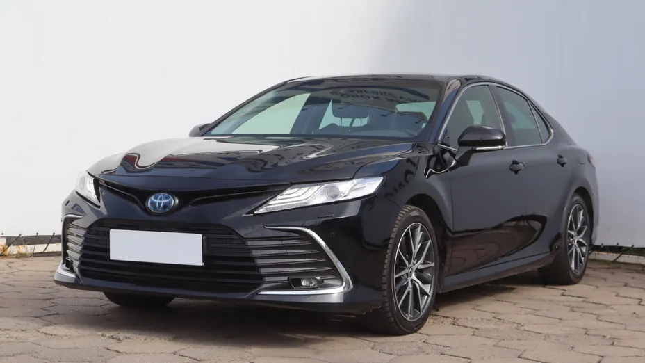 Toyota Camry -