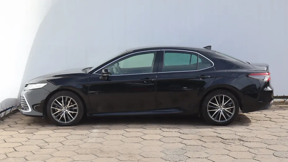 Toyota Camry -