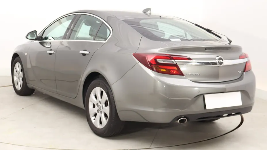 Opel Insignia -