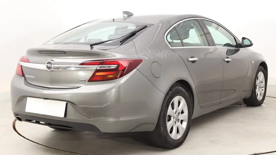 Opel Insignia -