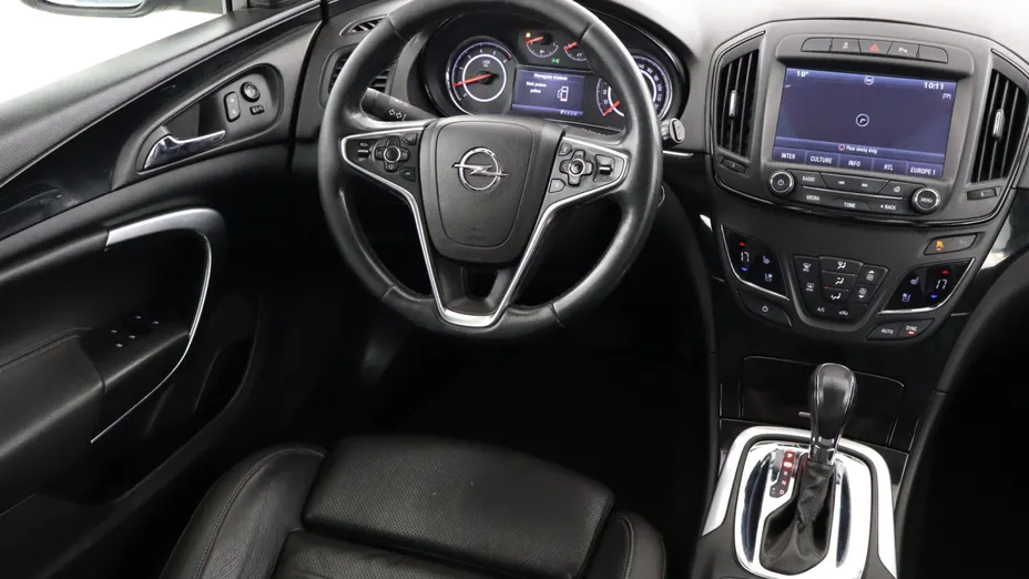 Opel Insignia -