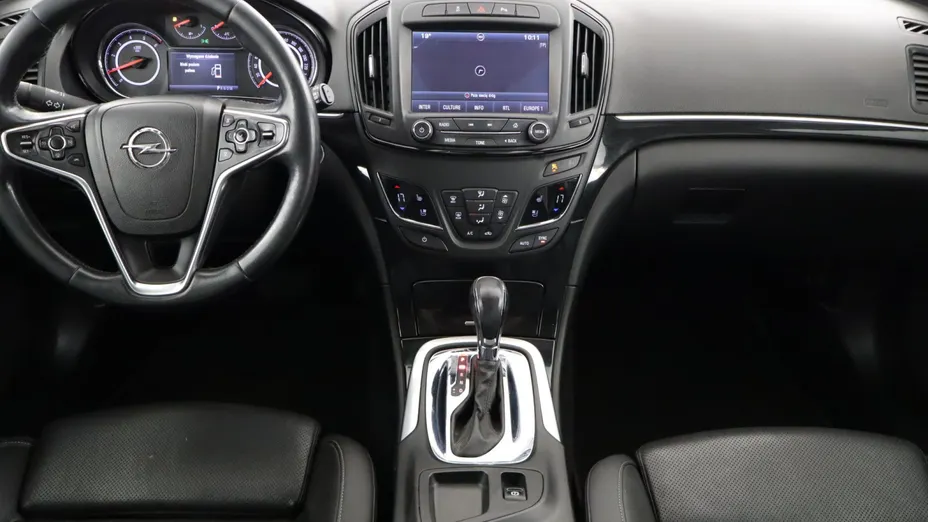 Opel Insignia -
