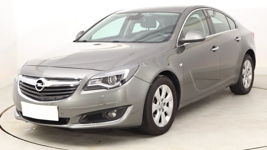 Opel Insignia -
