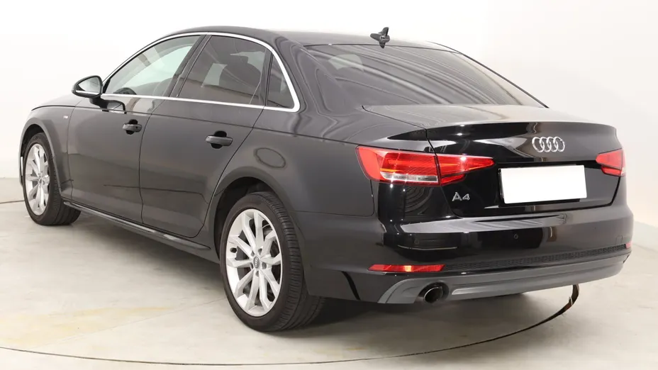 Audi A4 -