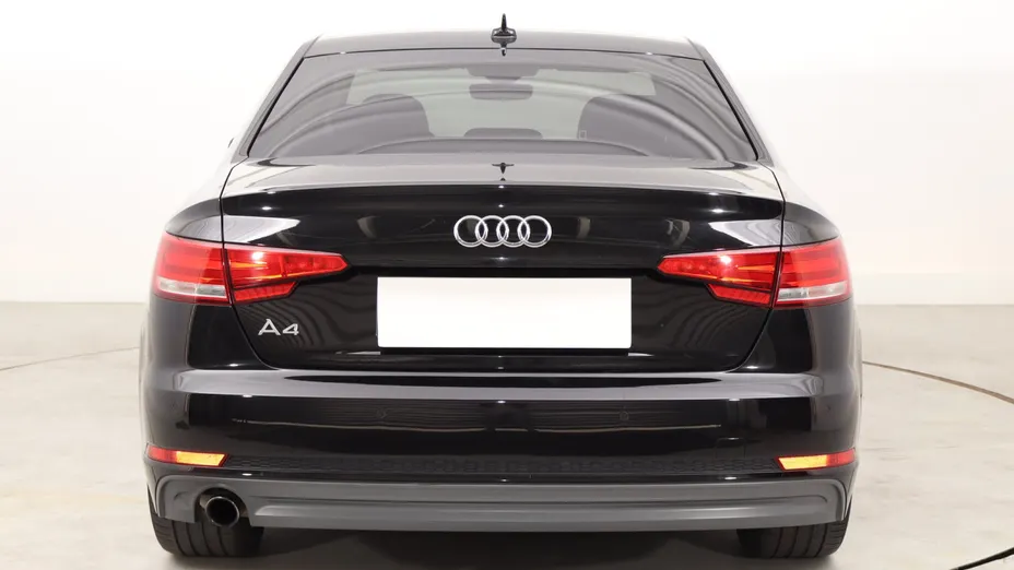 Audi A4 -