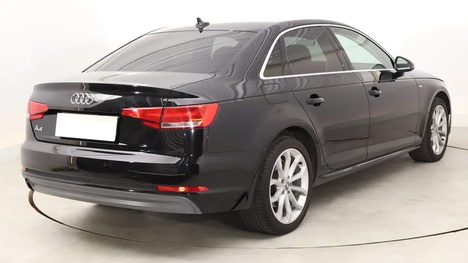 Audi A4 -