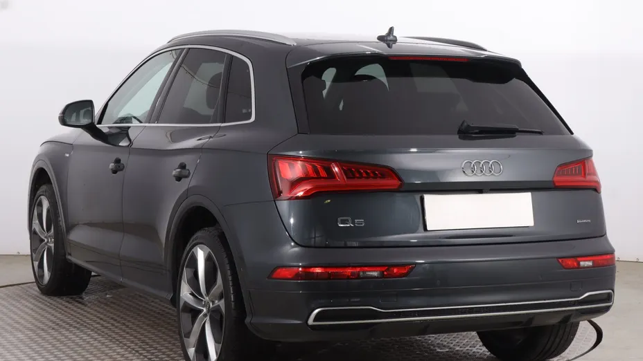 Audi Q5 -