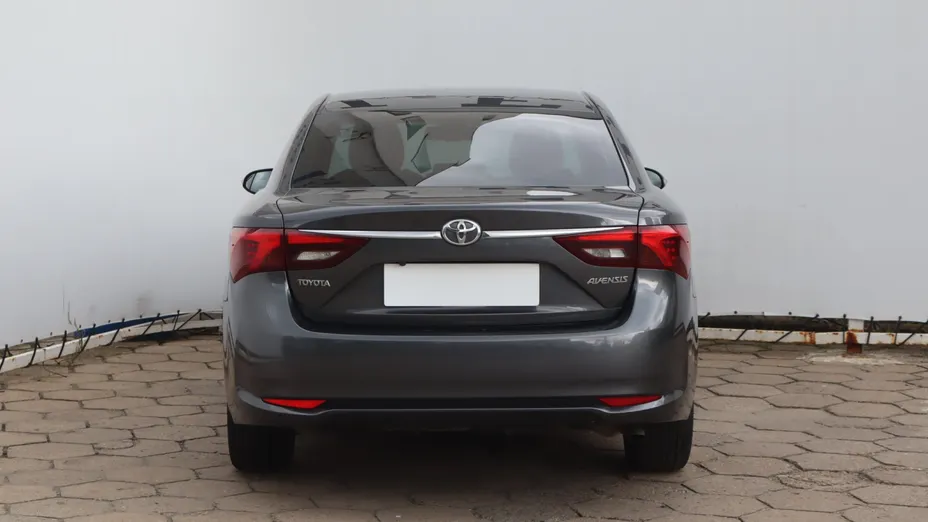 Toyota Avensis -