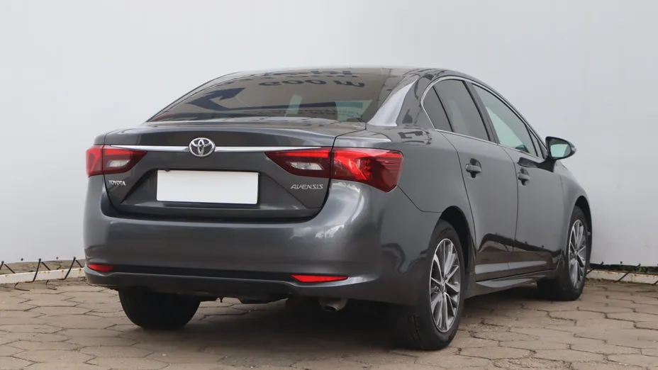 Toyota Avensis -