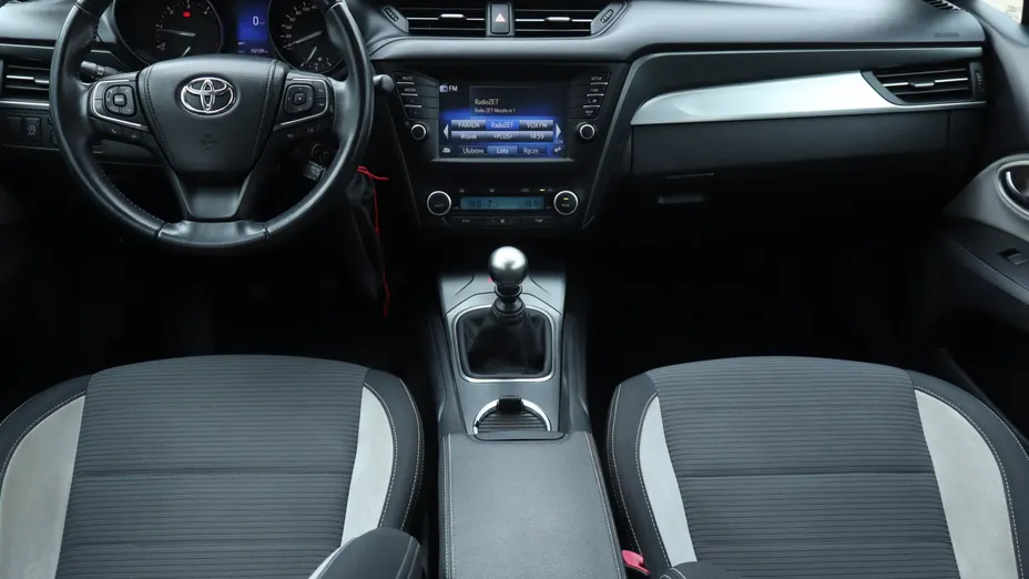 Toyota Avensis -