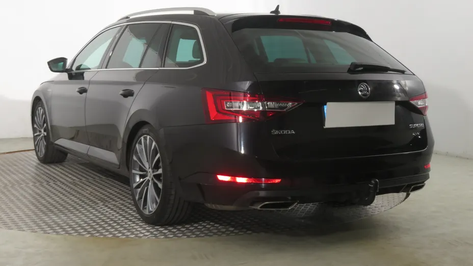 Skoda Superb -