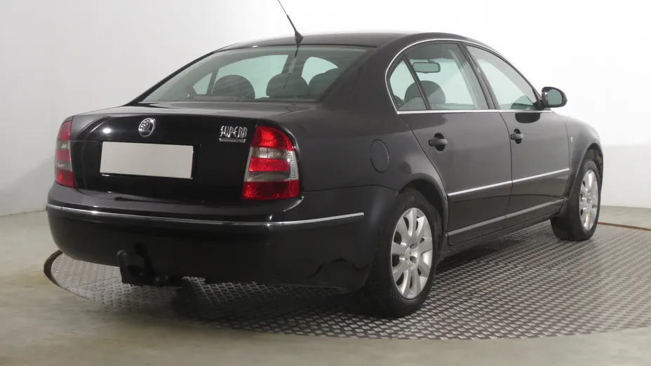 Skoda Superb -