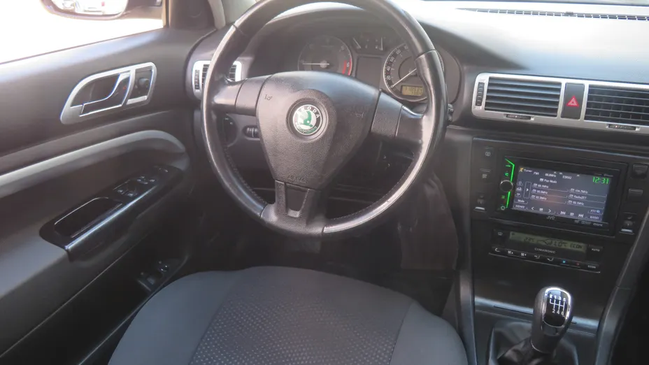 Skoda Superb -