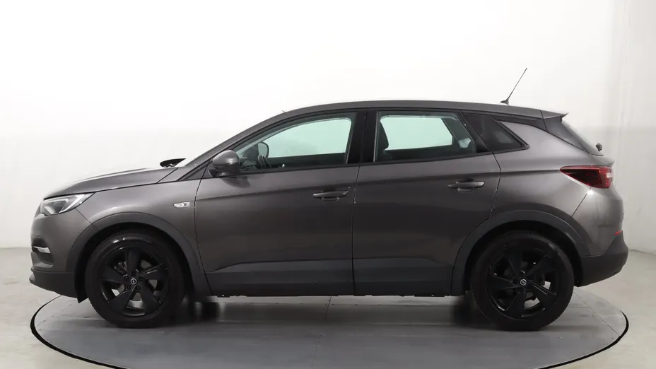 Opel Grandland -