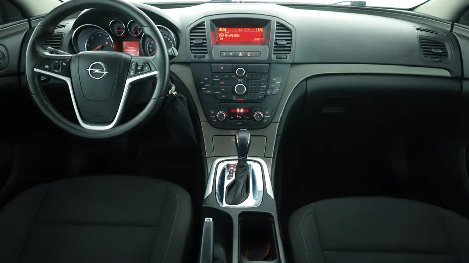 Opel Insignia -