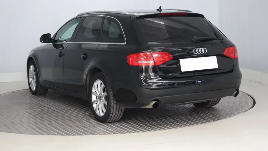 Audi A4 -
