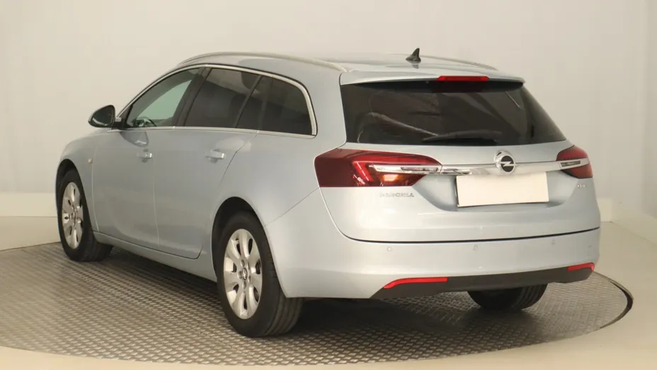Opel Insignia -