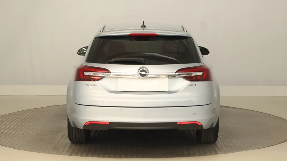 Opel Insignia -