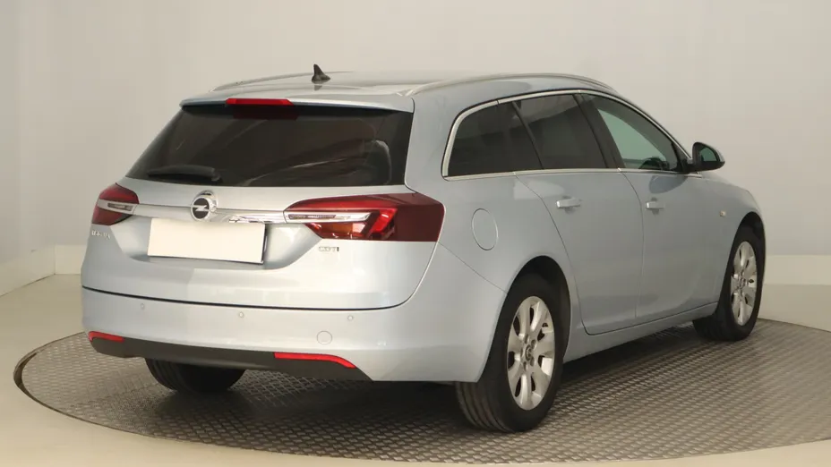 Opel Insignia -