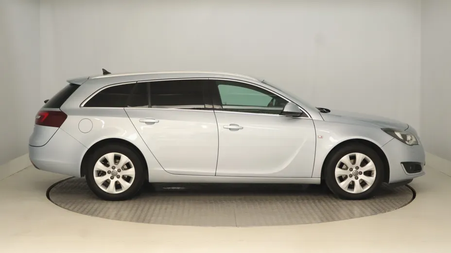 Opel Insignia -