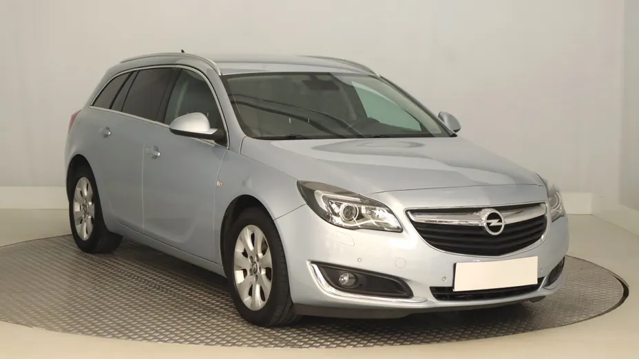 Opel Insignia -