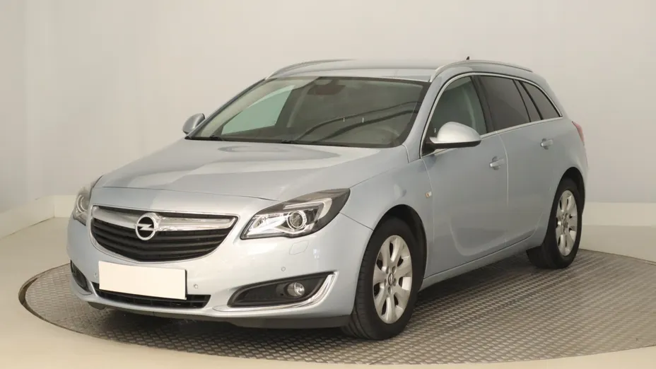 Opel Insignia -
