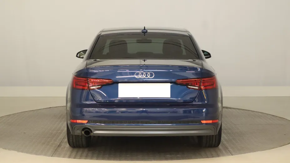 Audi A4 -
