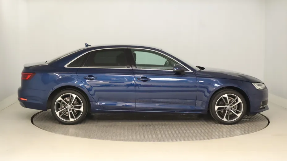 Audi A4 -