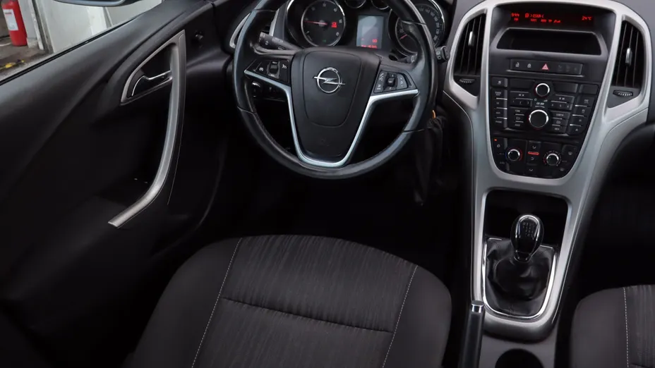 Opel Astra -