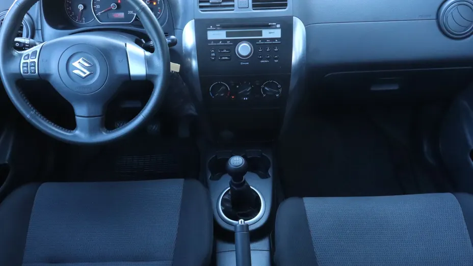 Suzuki SX4 -