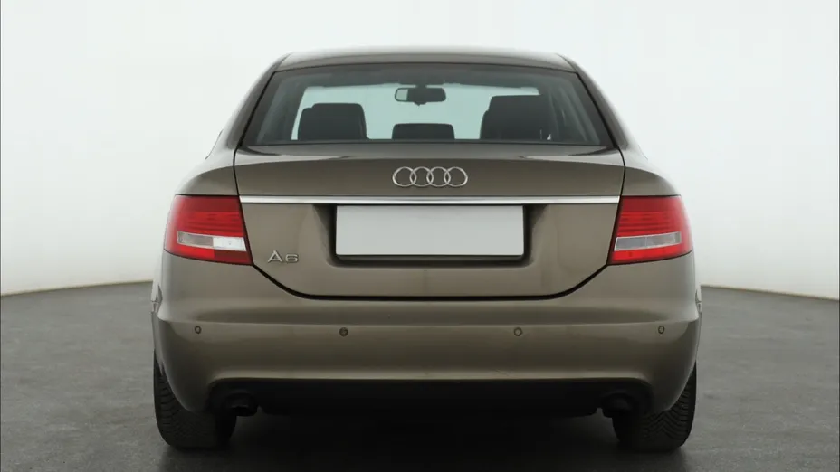 Audi A6 -