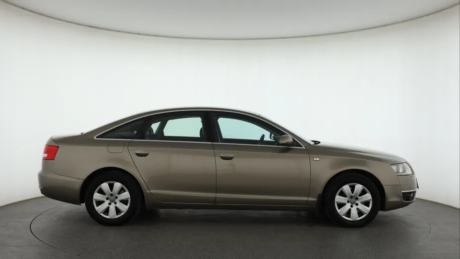 Audi A6 -