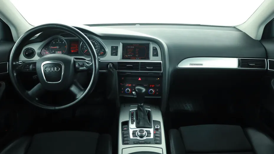 Audi A6 -