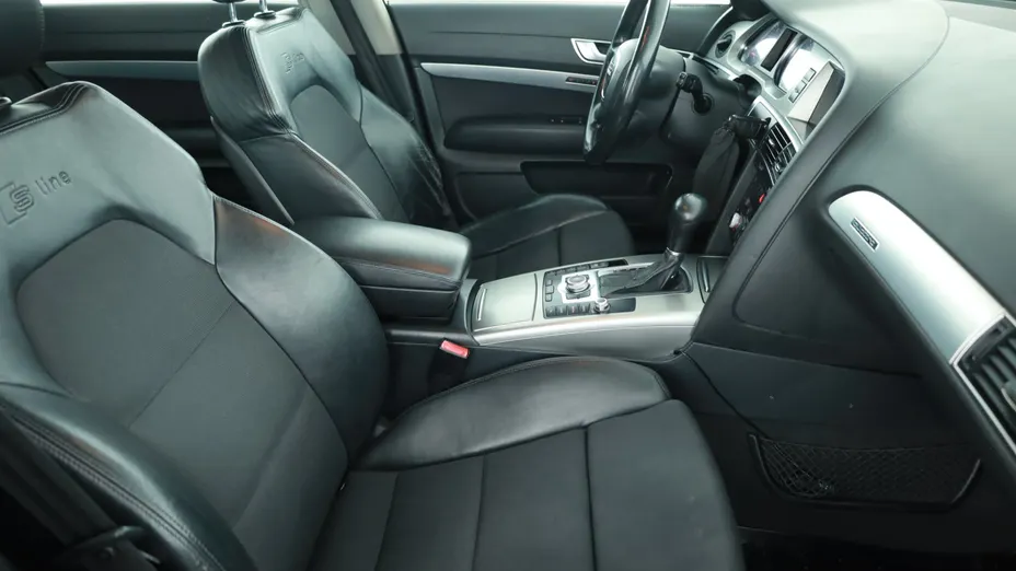 Audi A6 -