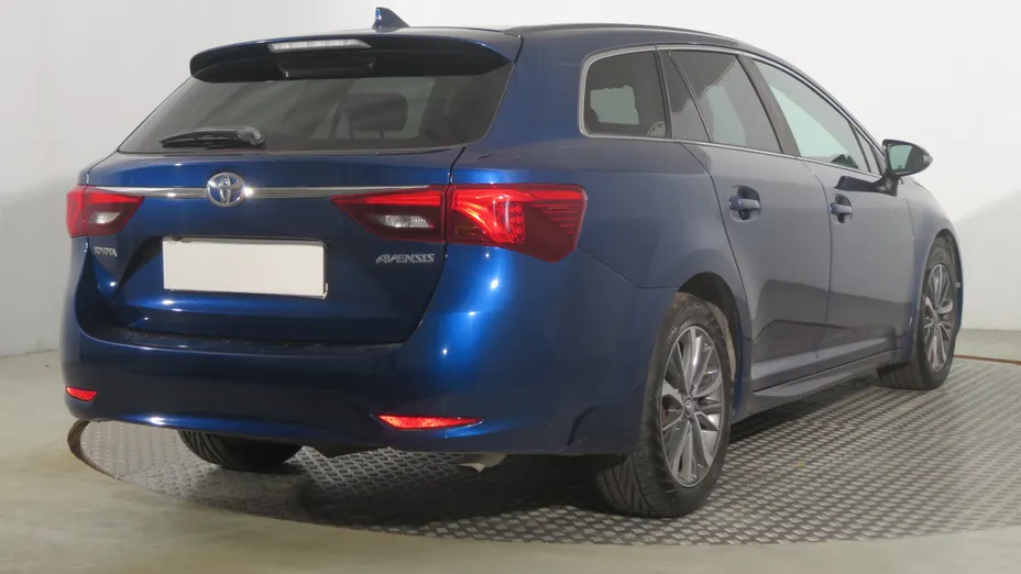 Toyota Avensis -