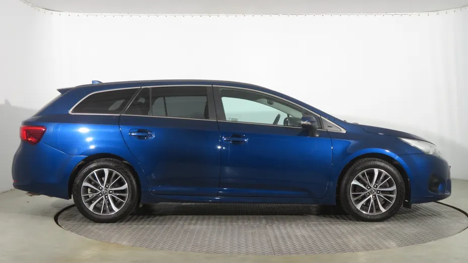 Toyota Avensis -