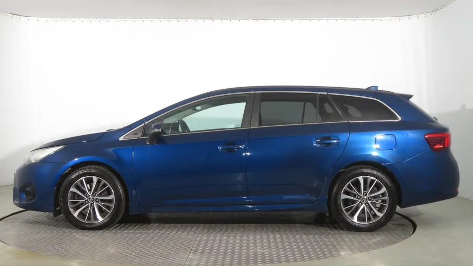 Toyota Avensis -