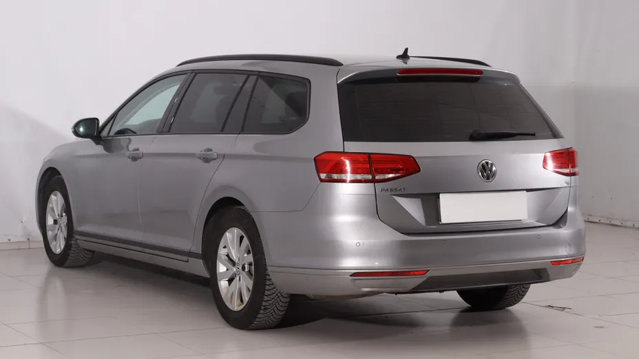 VW Passat -