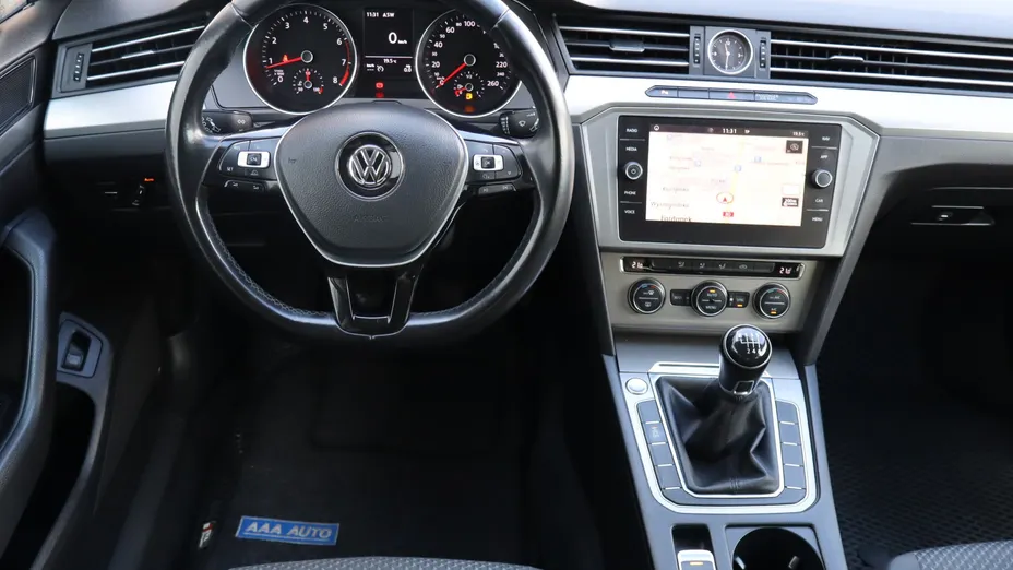 VW Passat -