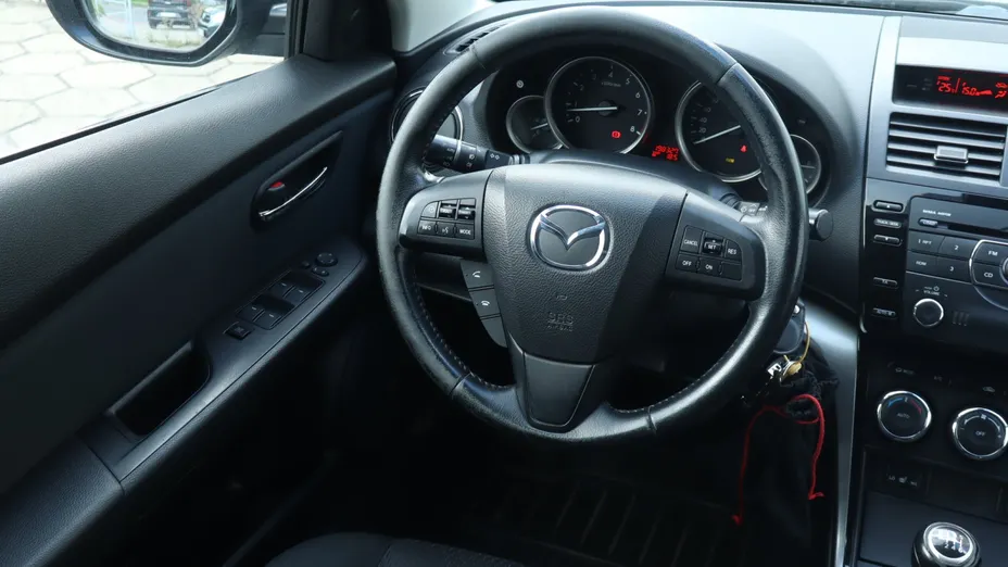 Mazda 6 -