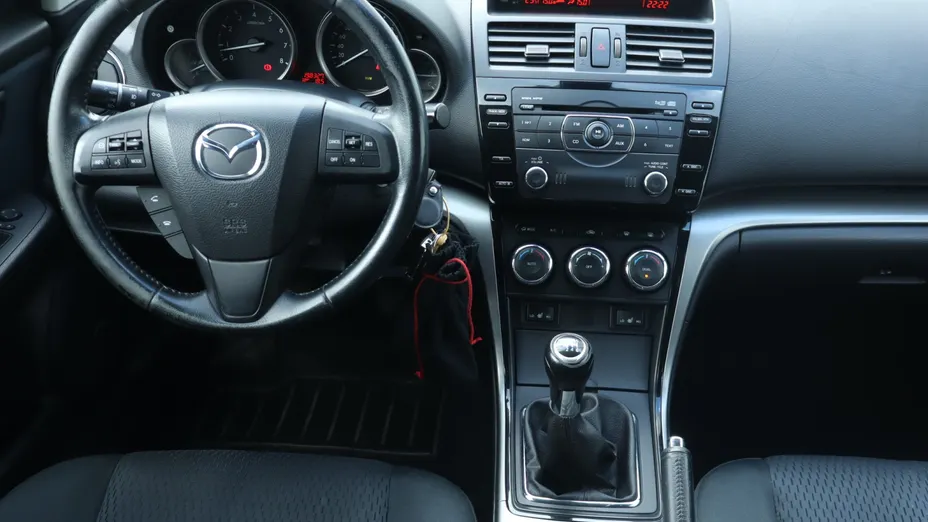 Mazda 6 -