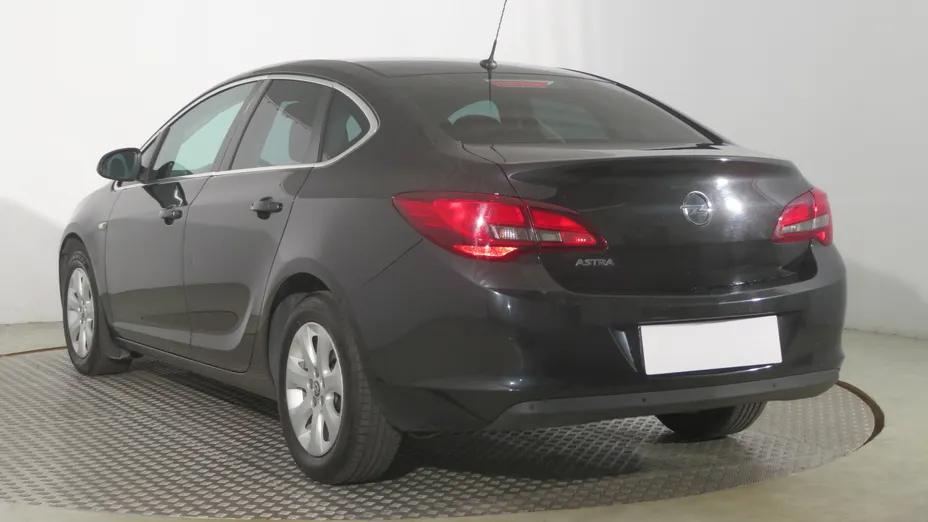 Opel Astra -