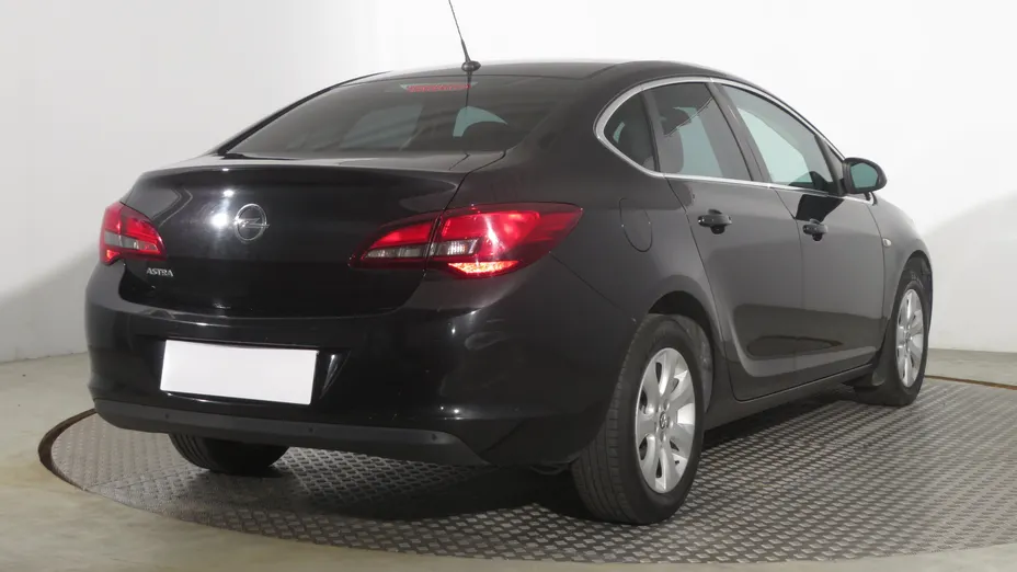 Opel Astra -