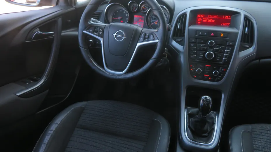 Opel Astra -