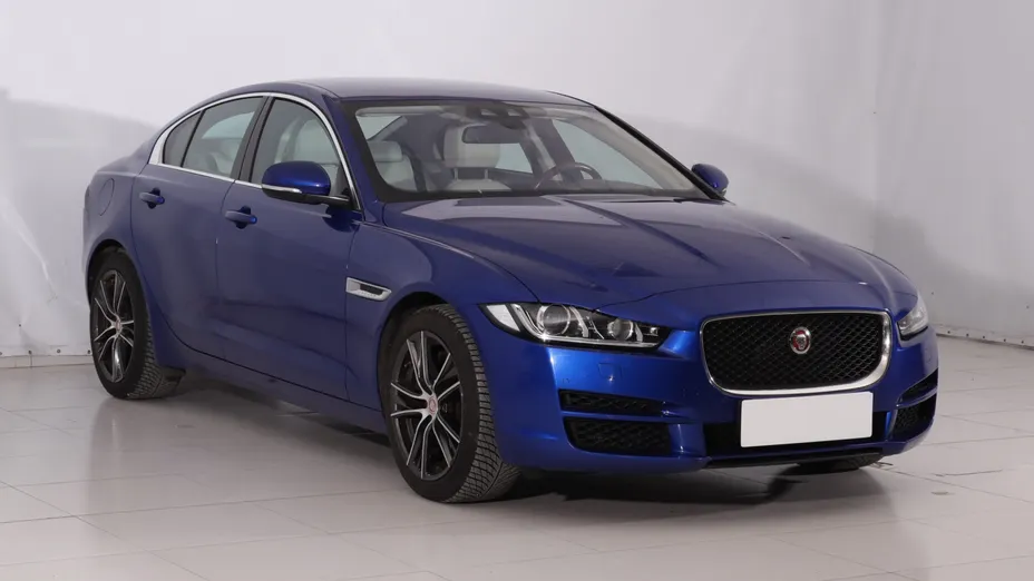 Jaguar XE -