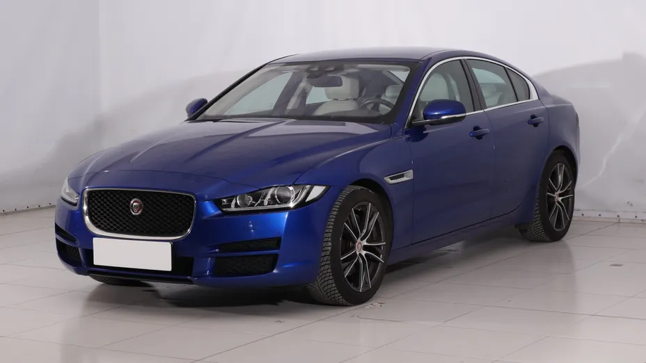 Jaguar XE -